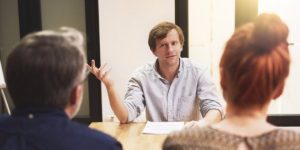 12 Pertanyaan untuk Mewawancarai Calon Manajer Penjualan